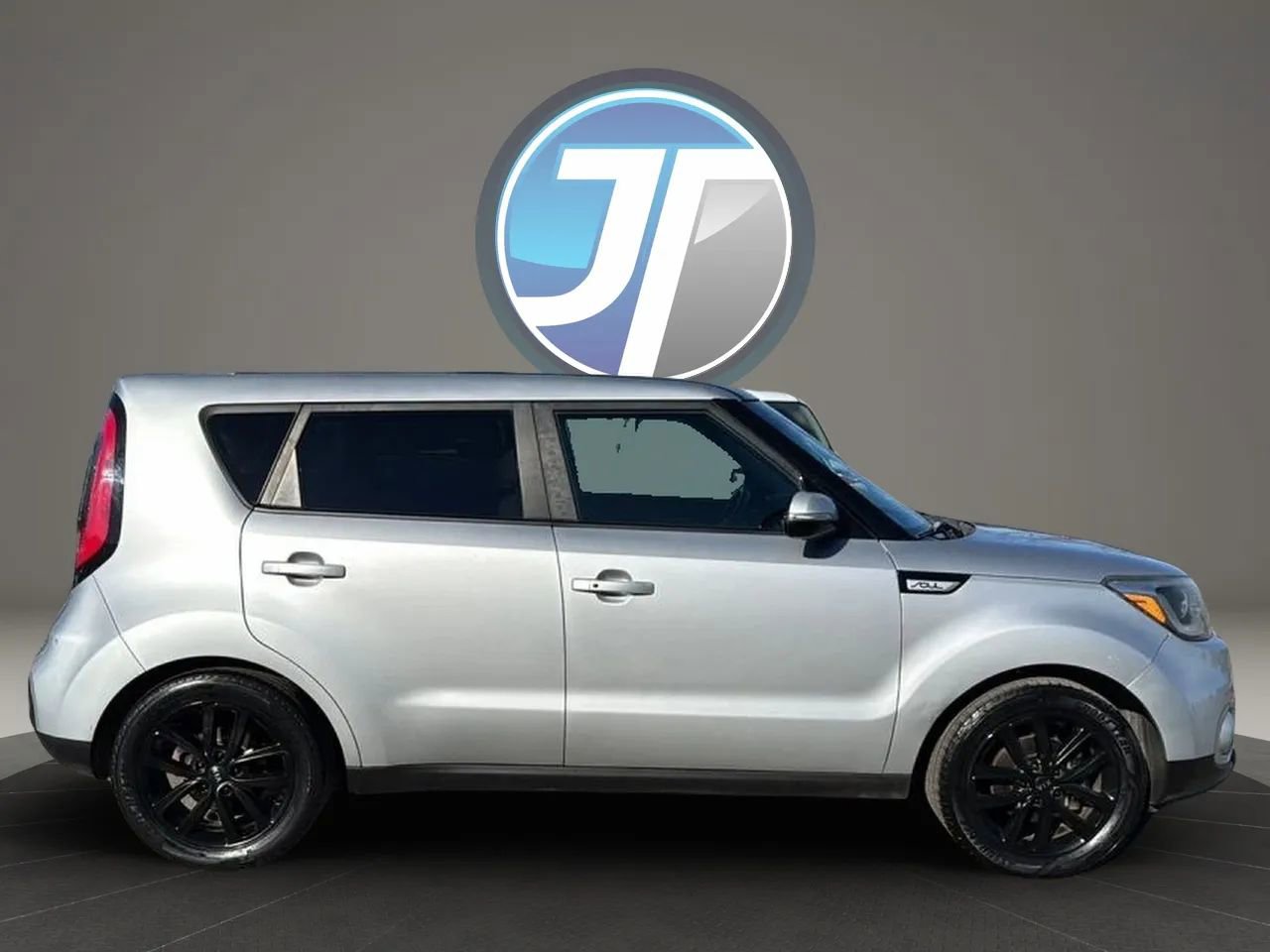 Used 2019 Kia Soul + w/ Primo Package FWD image 3