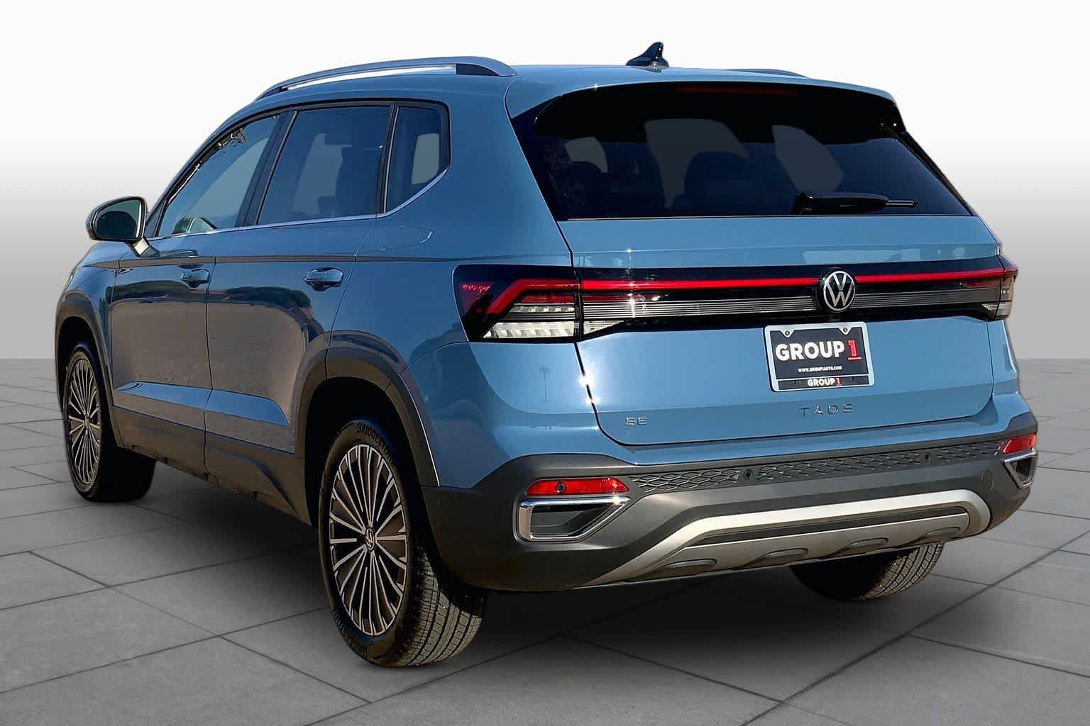 Used 2026 Volkswagen Taos SE FWD image 12