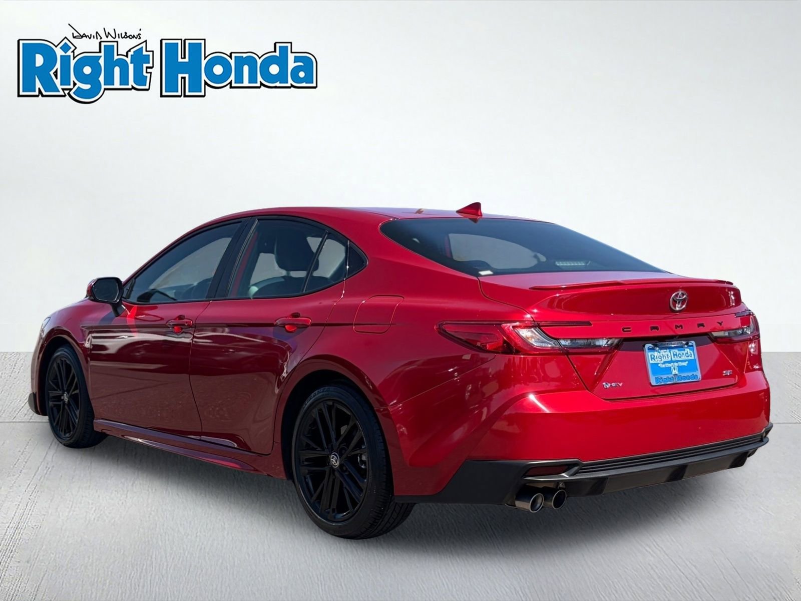 Used 2025 Toyota Camry SE w/ Multimedia Upgrade Package FWD image 4