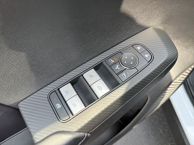 Used 2025 Mitsubishi Outlander SE FWD image 13
