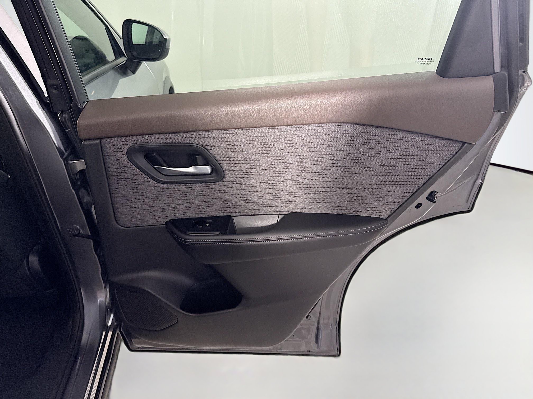 Used 2023 Nissan Rogue SV FWD image 28