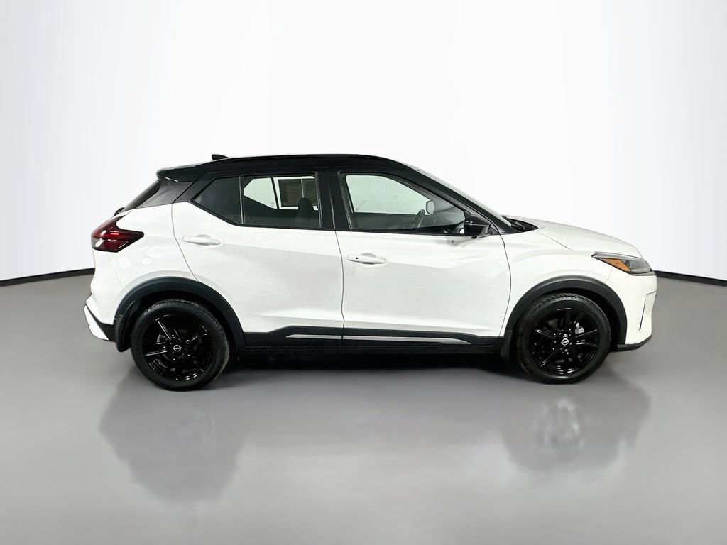Used 2023 Nissan Kicks SR FWD image 7