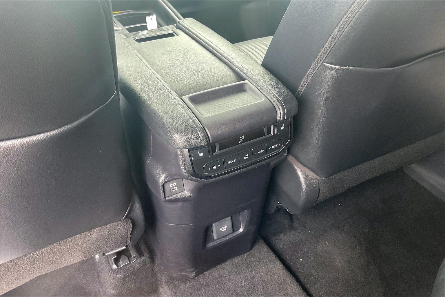 Used 2024 Toyota Grand Highlander AWD image 41