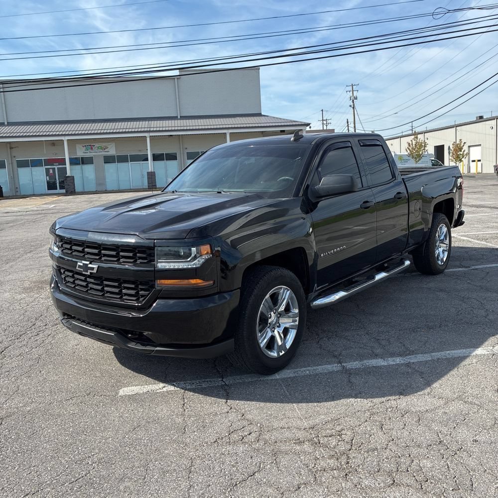 Used 2018 Chevrolet Silverado 1500 Custom w/ Custom Value Package AWD/4WD image 2