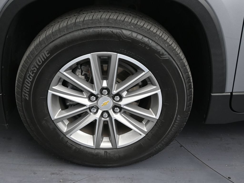 Used 2024 Chevrolet Traverse LT FWD image 9
