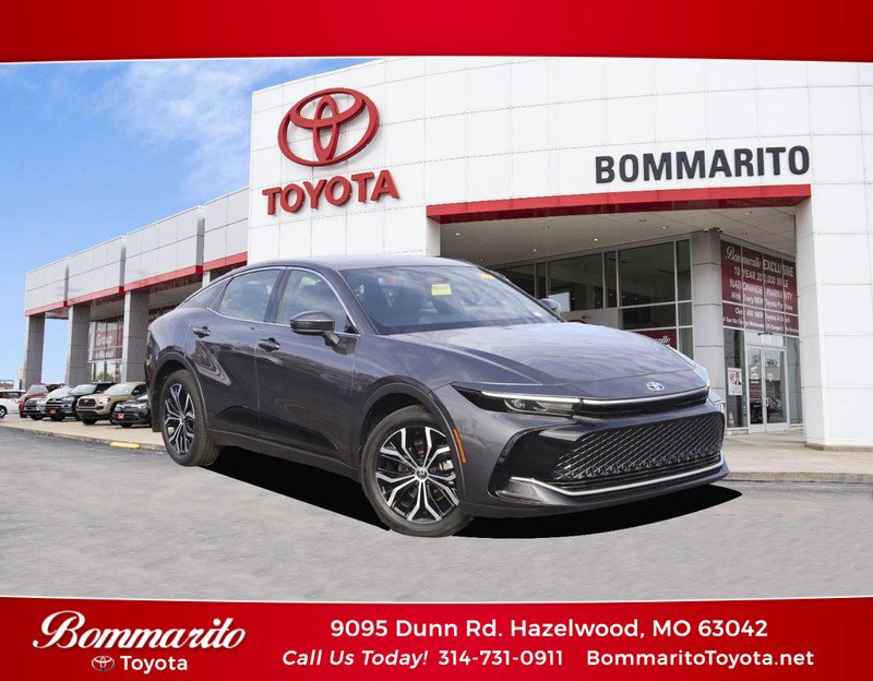 Used 2023 Toyota Crown image 1