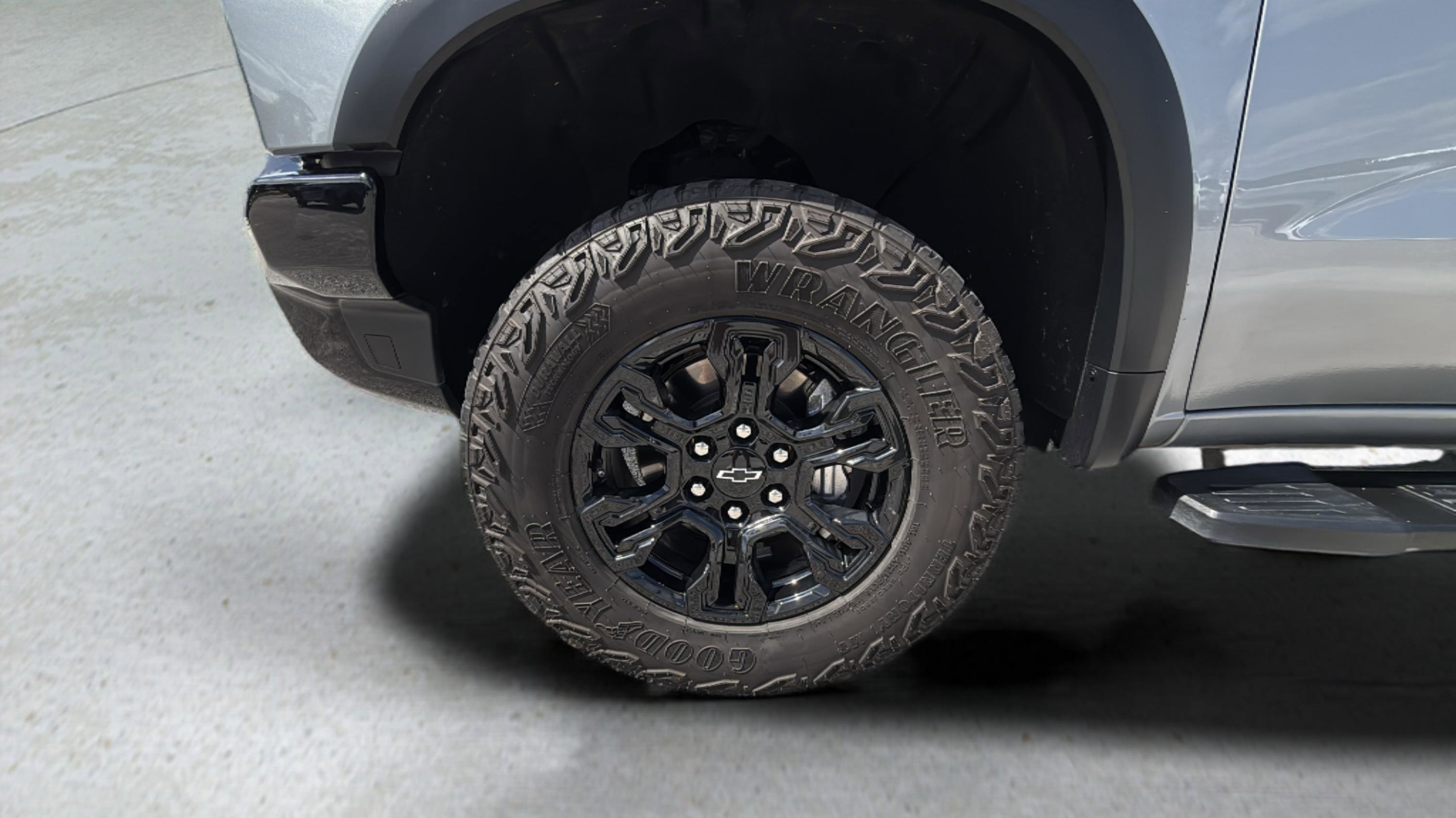 Used 2023 Chevrolet Silverado 1500 ZR2 w/ Technology Package image 21