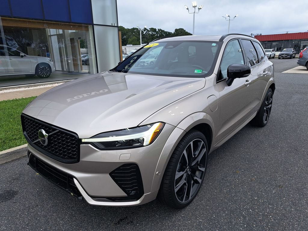 Used 2024 Volvo XC60 T8 Ultimate image 2