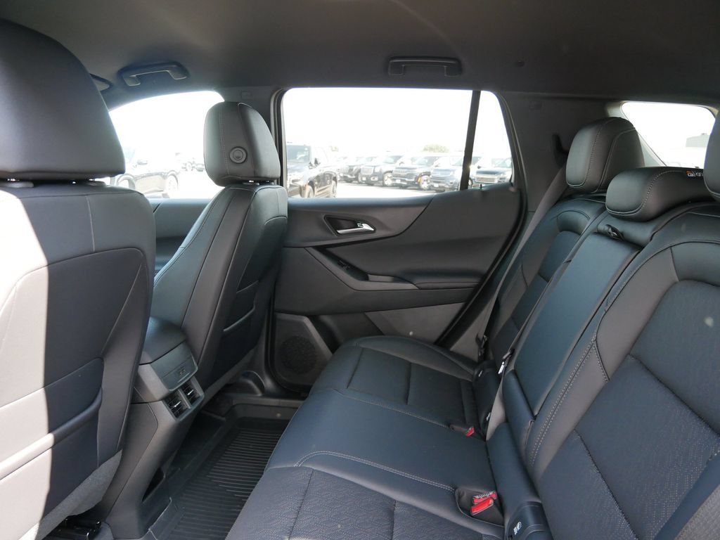 New 2026 Chevrolet Equinox LT w/ Convenience Package II AWD/4WD image 16