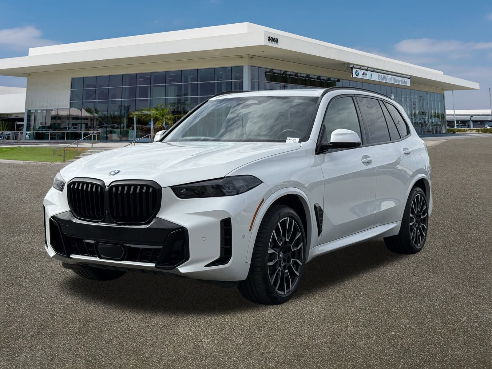 Used 2024 BMW X5 xDrive40i w/ Executive Package image 4