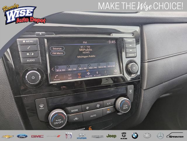 Used 2018 Nissan Rogue SV image 13