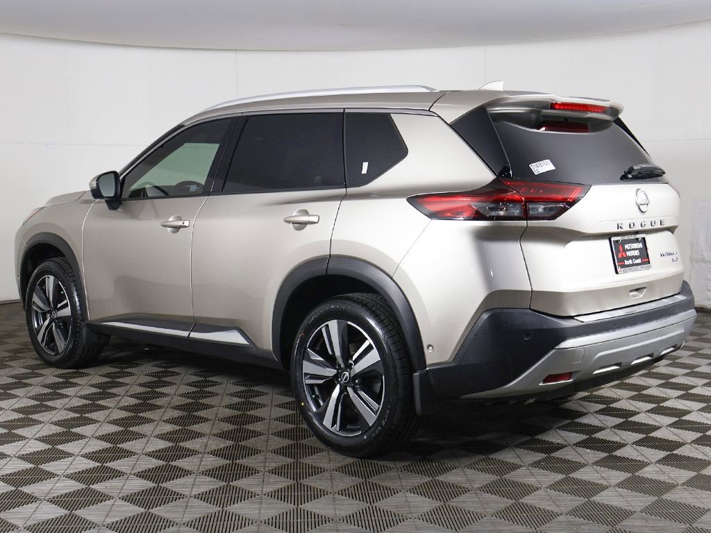 Used 2023 Nissan Rogue Platinum image 9