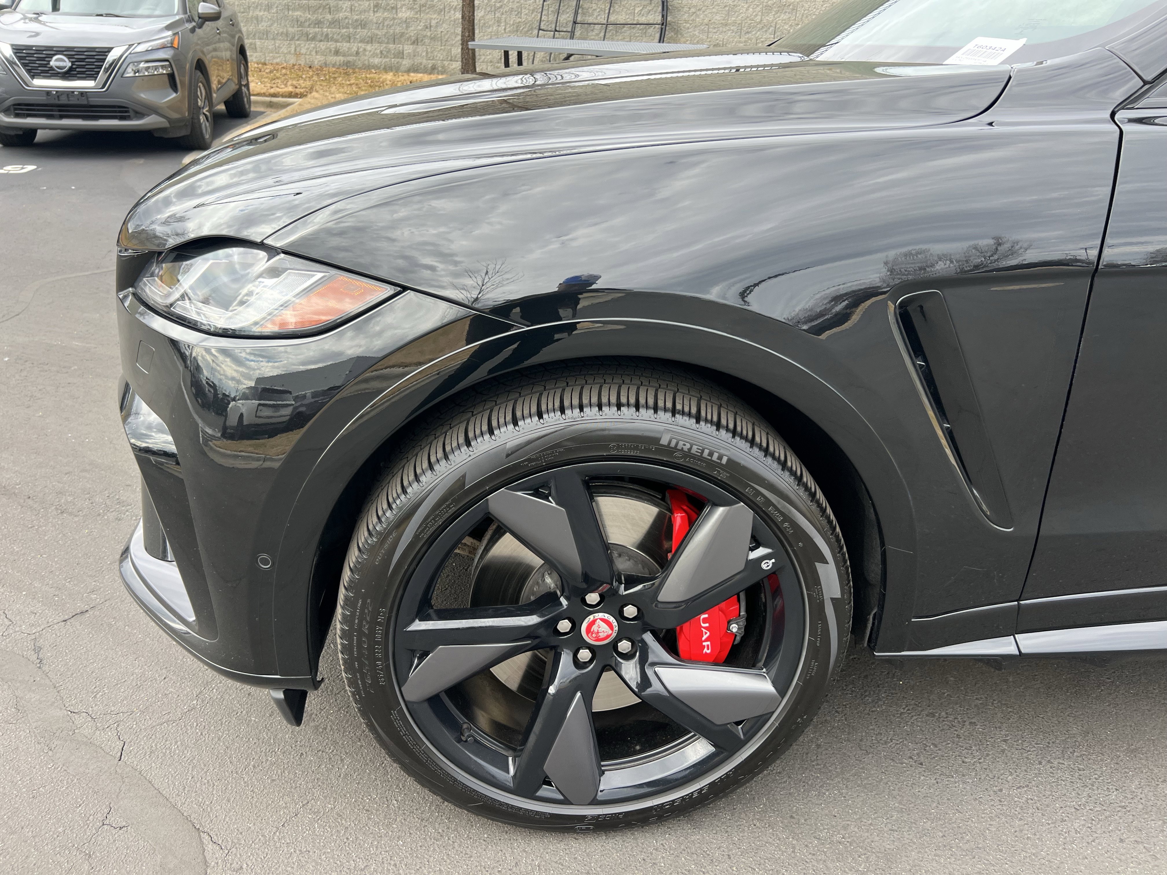 Used 2023 Jaguar F-PACE SVR image 13