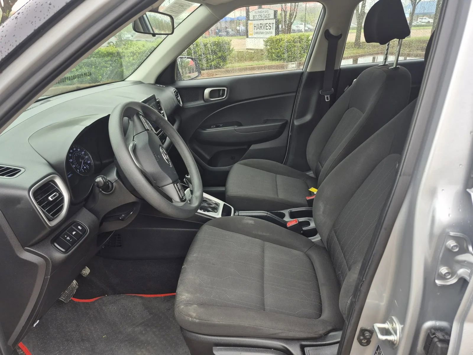 Used 2021 Hyundai Venue SE FWD image 12