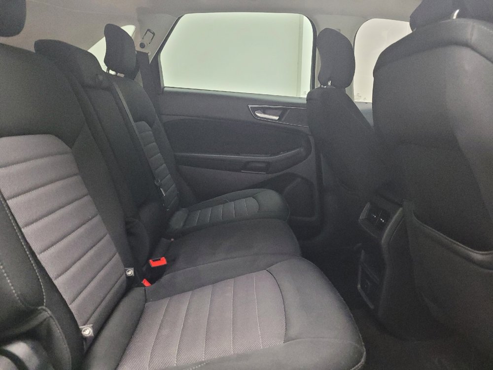 Used 2019 Ford Edge SE image 19