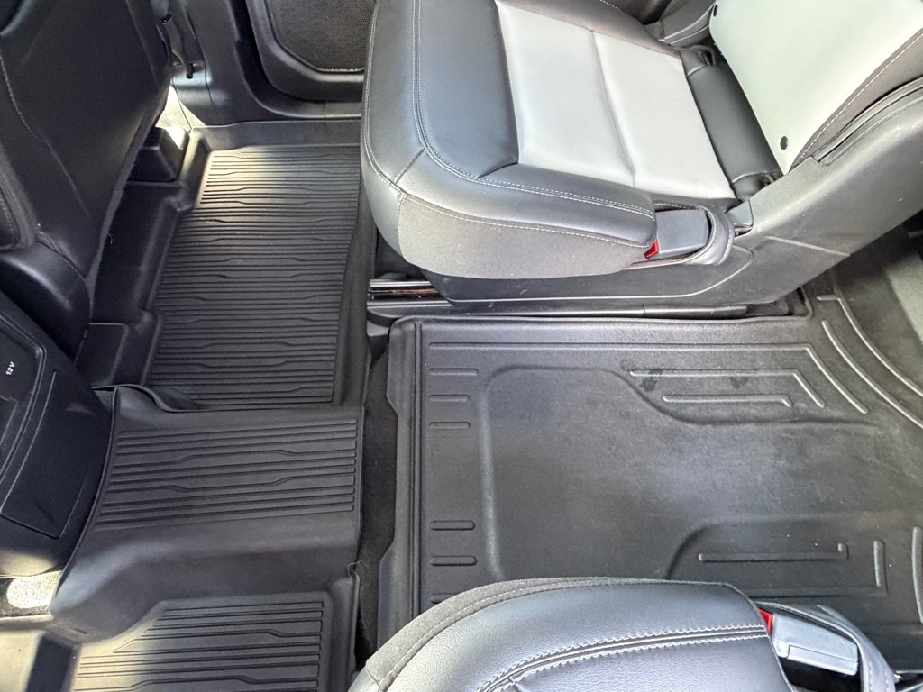 Used 2022 Ford Explorer XLT w/ Equipment Group 202A AWD/4WD image 24