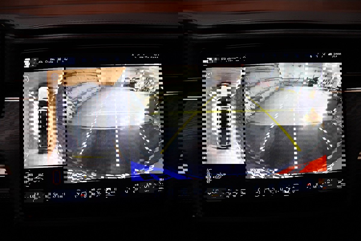 Used 2023 Rivian R1T Adventure image 39