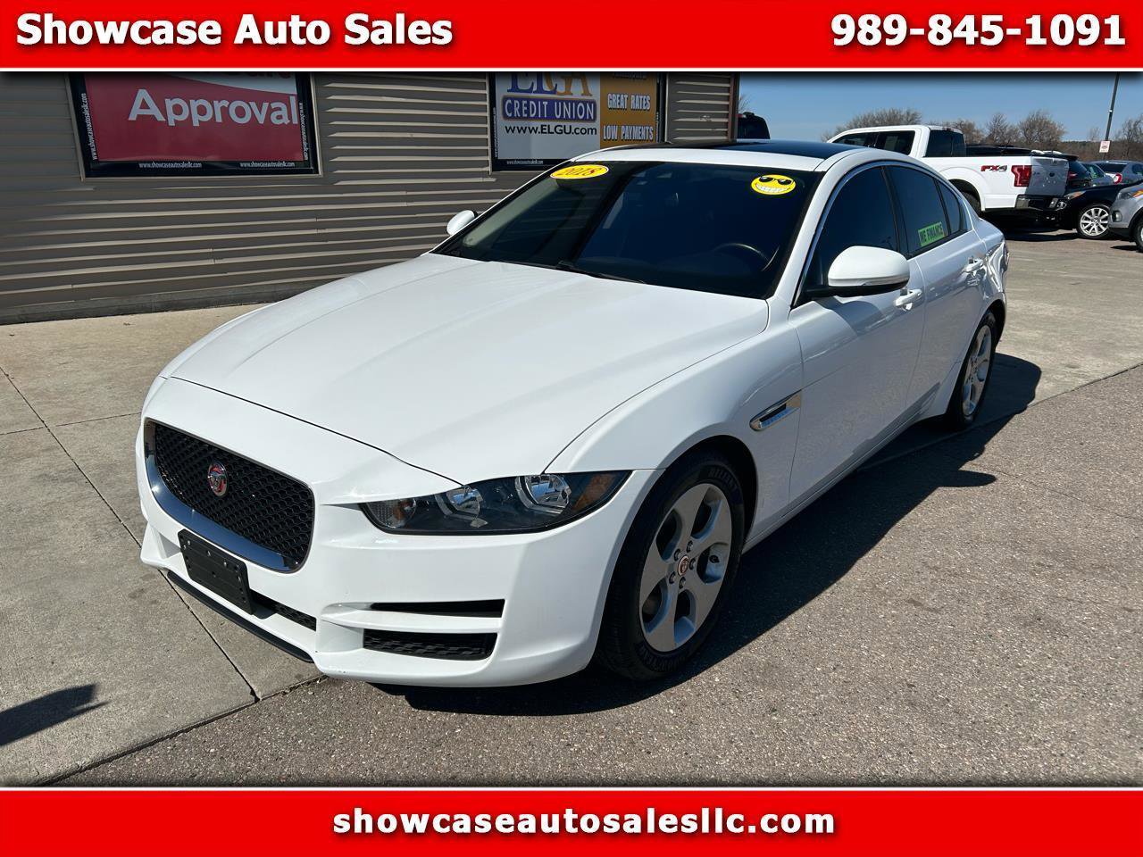 Used 2018 Jaguar XE image 1