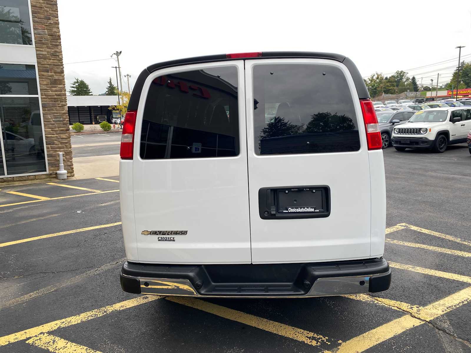 Used 2025 Chevrolet Express 3500 LT w/ LT Preferred Equipment Group RWD image 11