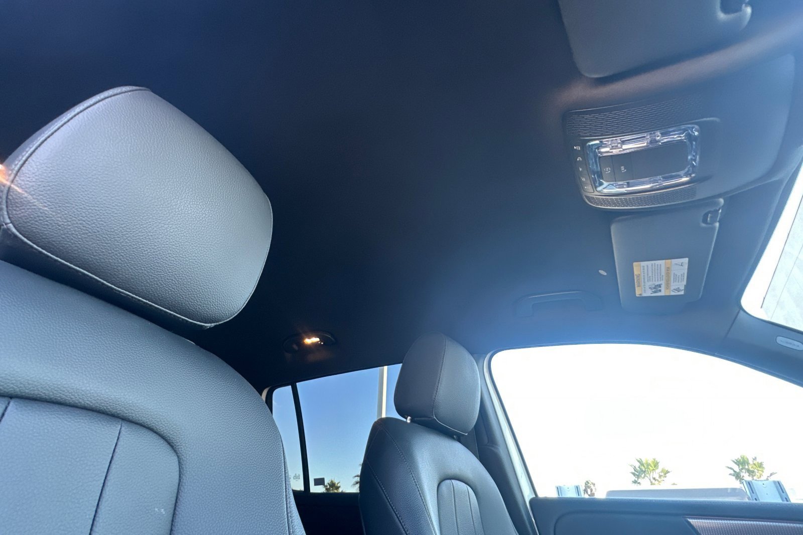 Used 2022 Mercedes-Benz GLB 250 4MATIC image 16