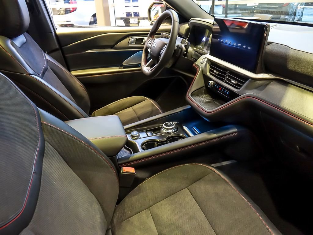 Used 2025 Ford Explorer ST AWD/4WD image 27