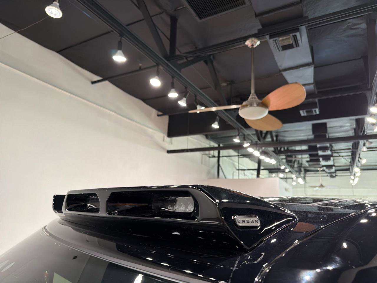 Used 2025 Land Rover Defender 110 image 14