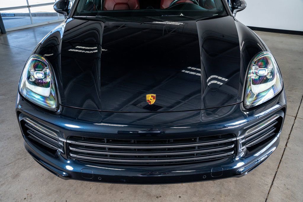 Used 2022 Porsche Cayenne Platinum Edition image 15