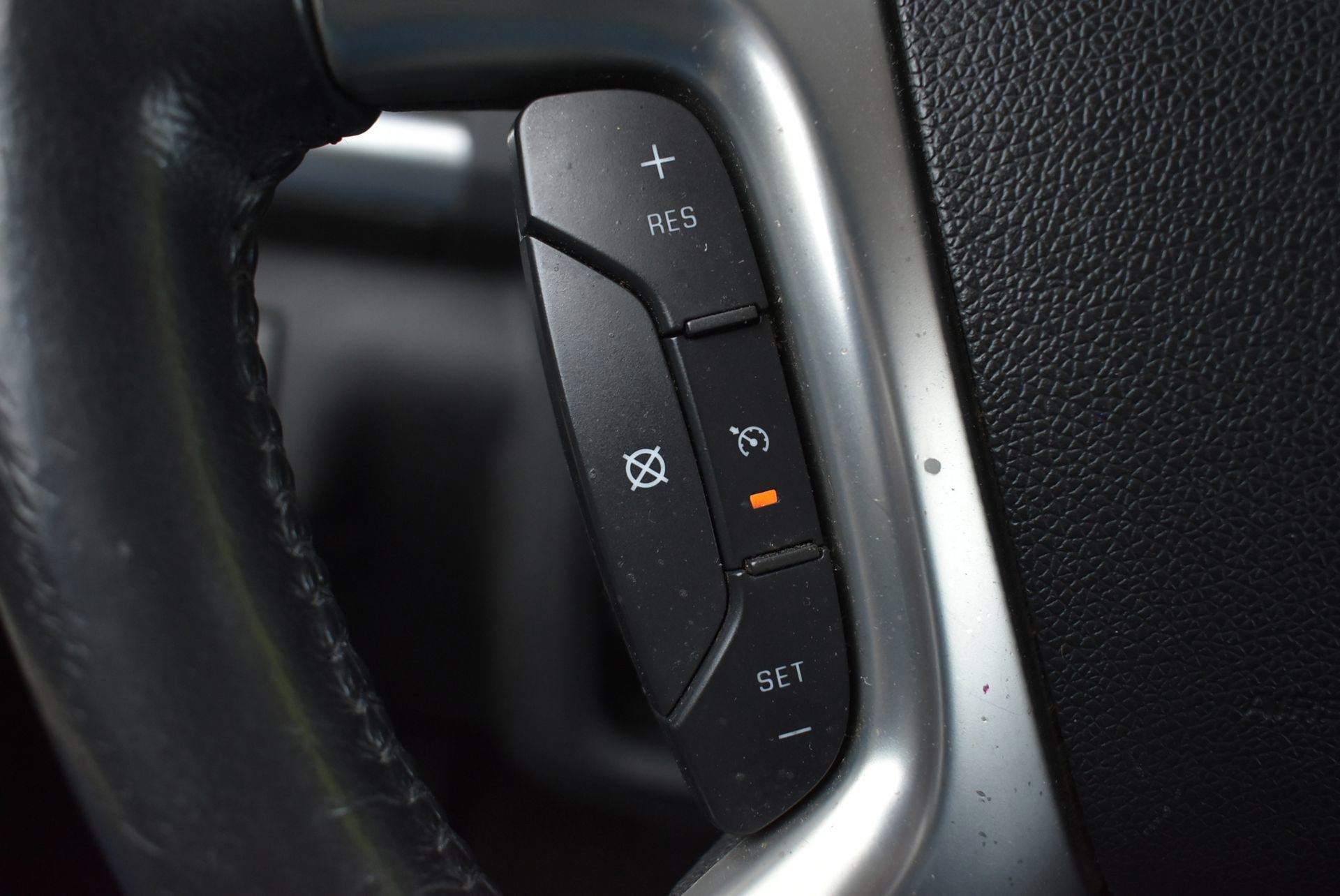 Used 2014 GMC Acadia SLE image 23