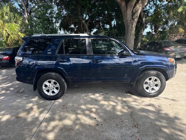 Used 2017 Toyota 4Runner SR5 RWD image 5