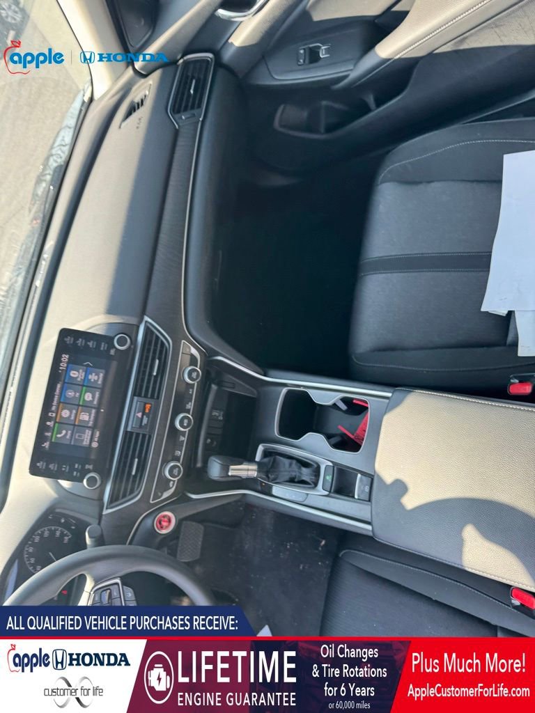 Used 2018 Honda Accord EX image 11