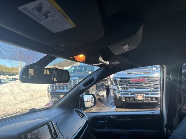 Used 2019 Dodge Grand Caravan SXT image 22