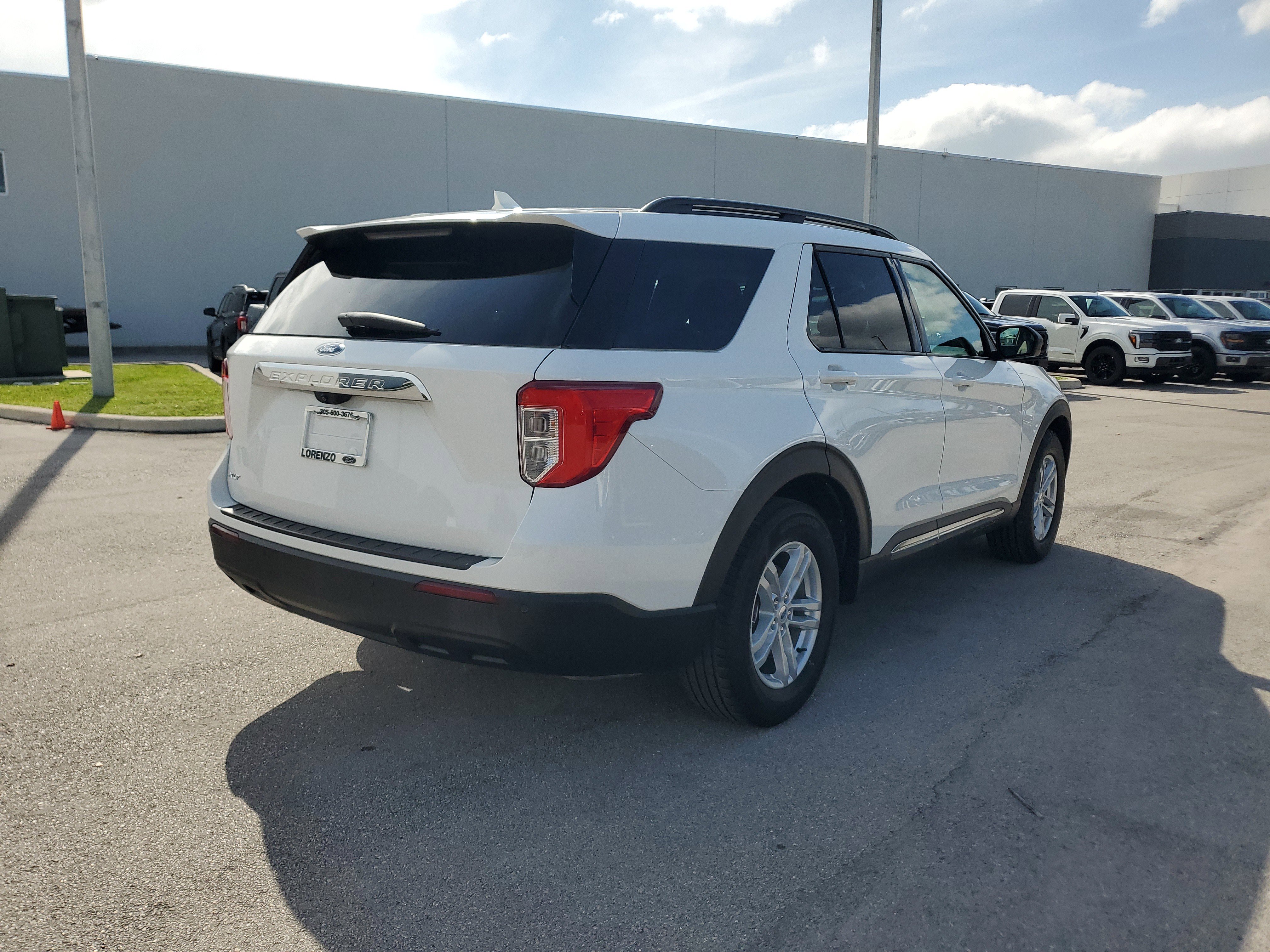 Used 2022 Ford Explorer XLT image 5