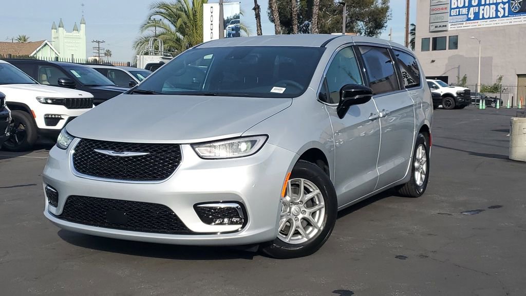 New 2026 Chrysler Pacifica Select image 31