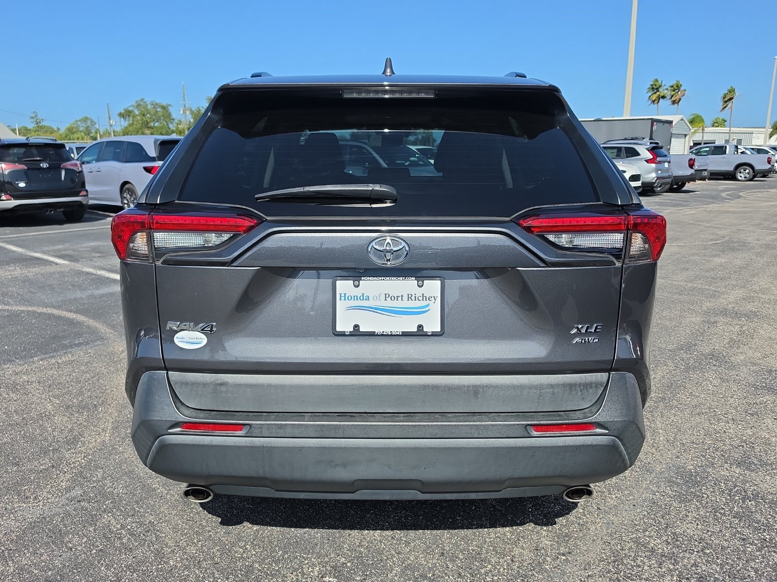 Used 2022 Toyota RAV4 XLE Premium AWD/4WD image 5