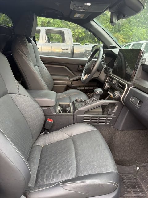 Used 2025 Toyota 4Runner TRD Off-Road Premium AWD/4WD image 6