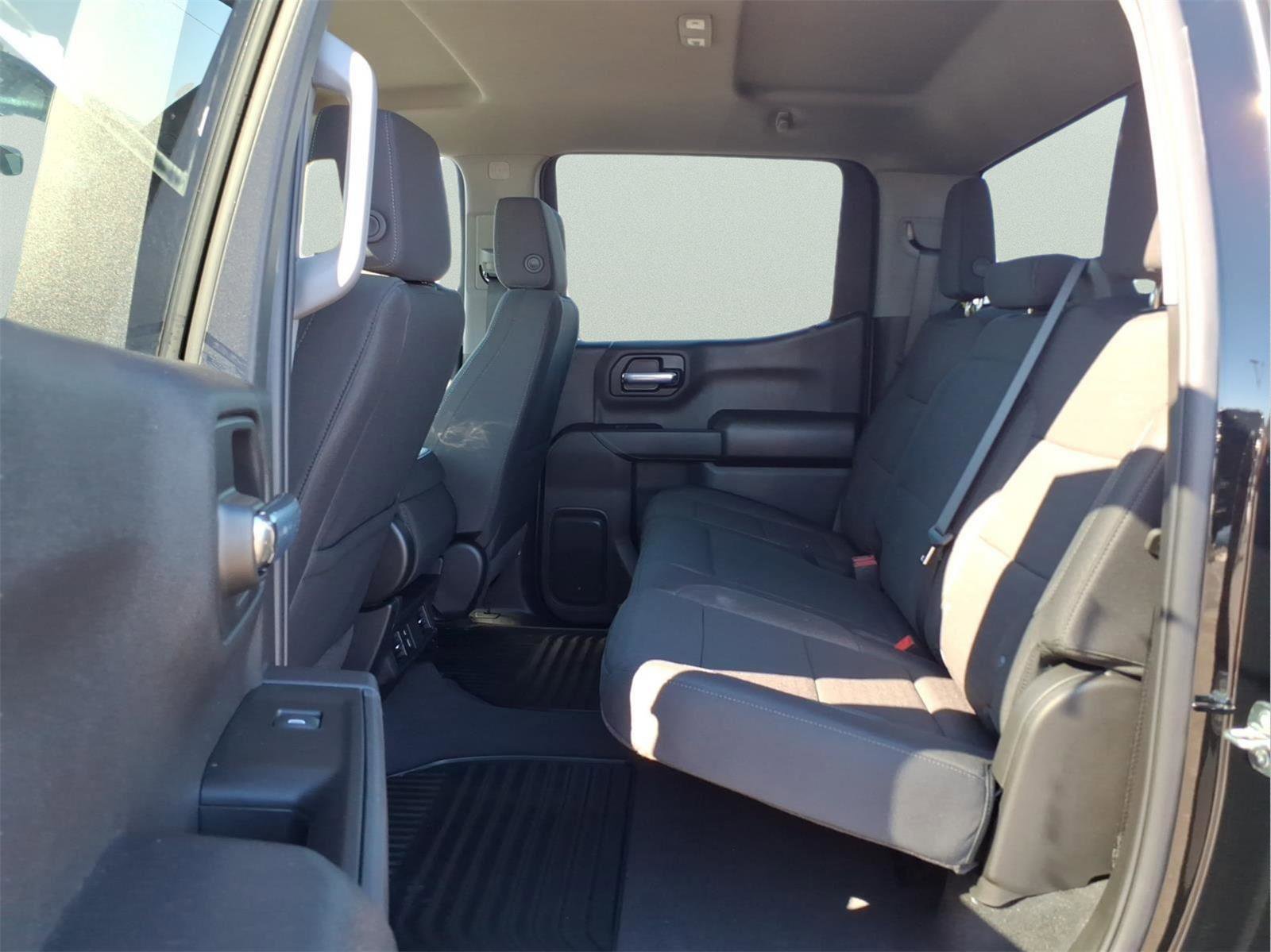 New 2026 Chevrolet Silverado 1500 Custom Trail Boss w/ LPO, Dark Essentials Package AWD/4WD image 5