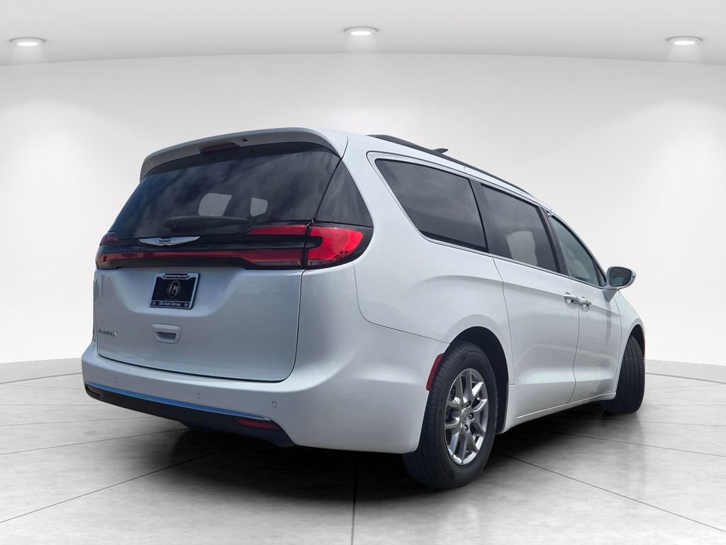 Used 2021 Chrysler Pacifica Touring FWD video 3