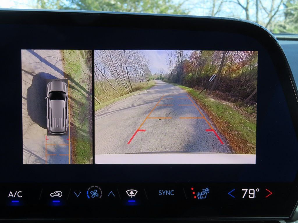 New 2026 Chevrolet Traverse LT w/ Enhanced Driving Package image 8