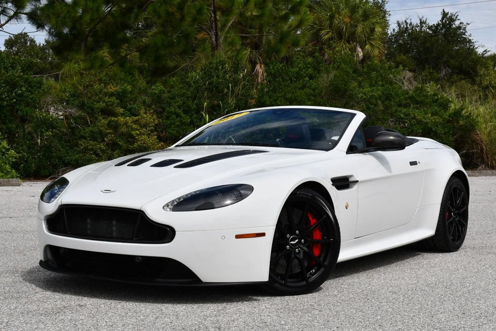 Used 2017 Aston Martin V12 Vantage S RWD image 22