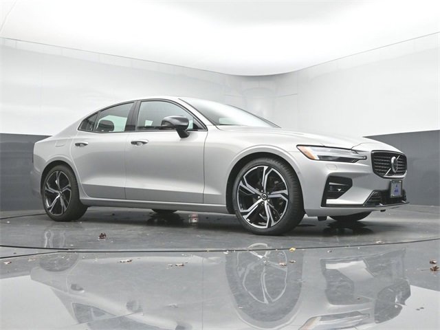 Used 2023 Volvo S60 B5 Plus w/ Climate Package image 32
