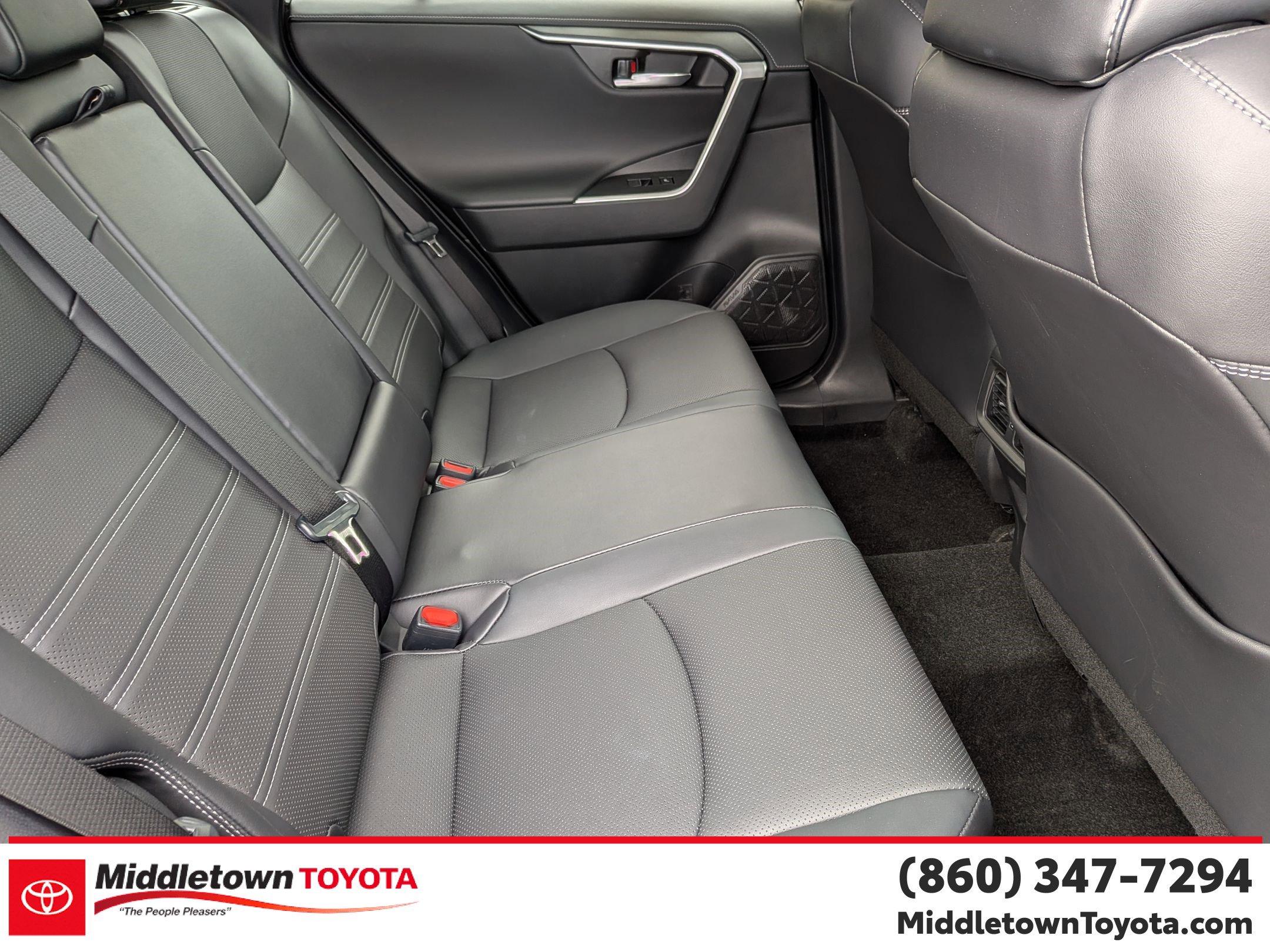 Used 2023 Toyota RAV4 Limited AWD/4WD image 33