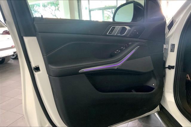 Used 2023 BMW X5 xDrive45e w/ Parking Assistance Package AWD/4WD image 10