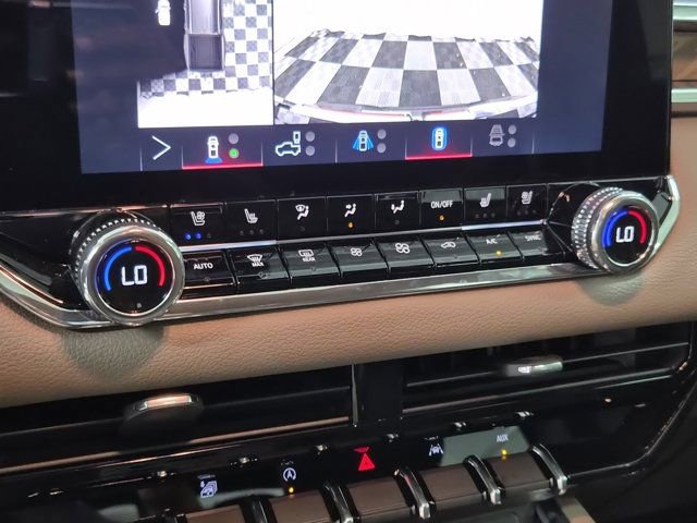 Used 2025 GMC Canyon Denali image 32