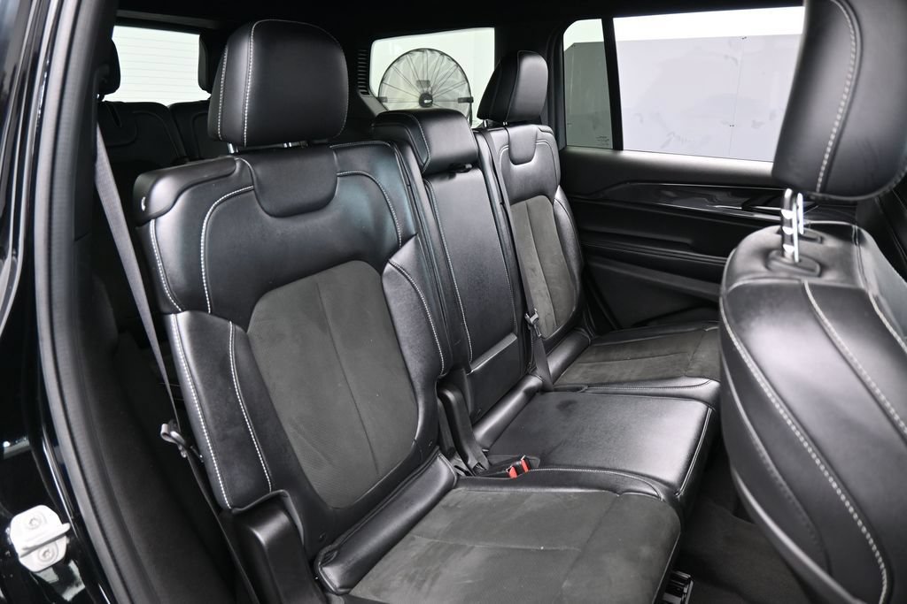 Used 2022 Jeep Grand Cherokee L Laredo RWD image 46