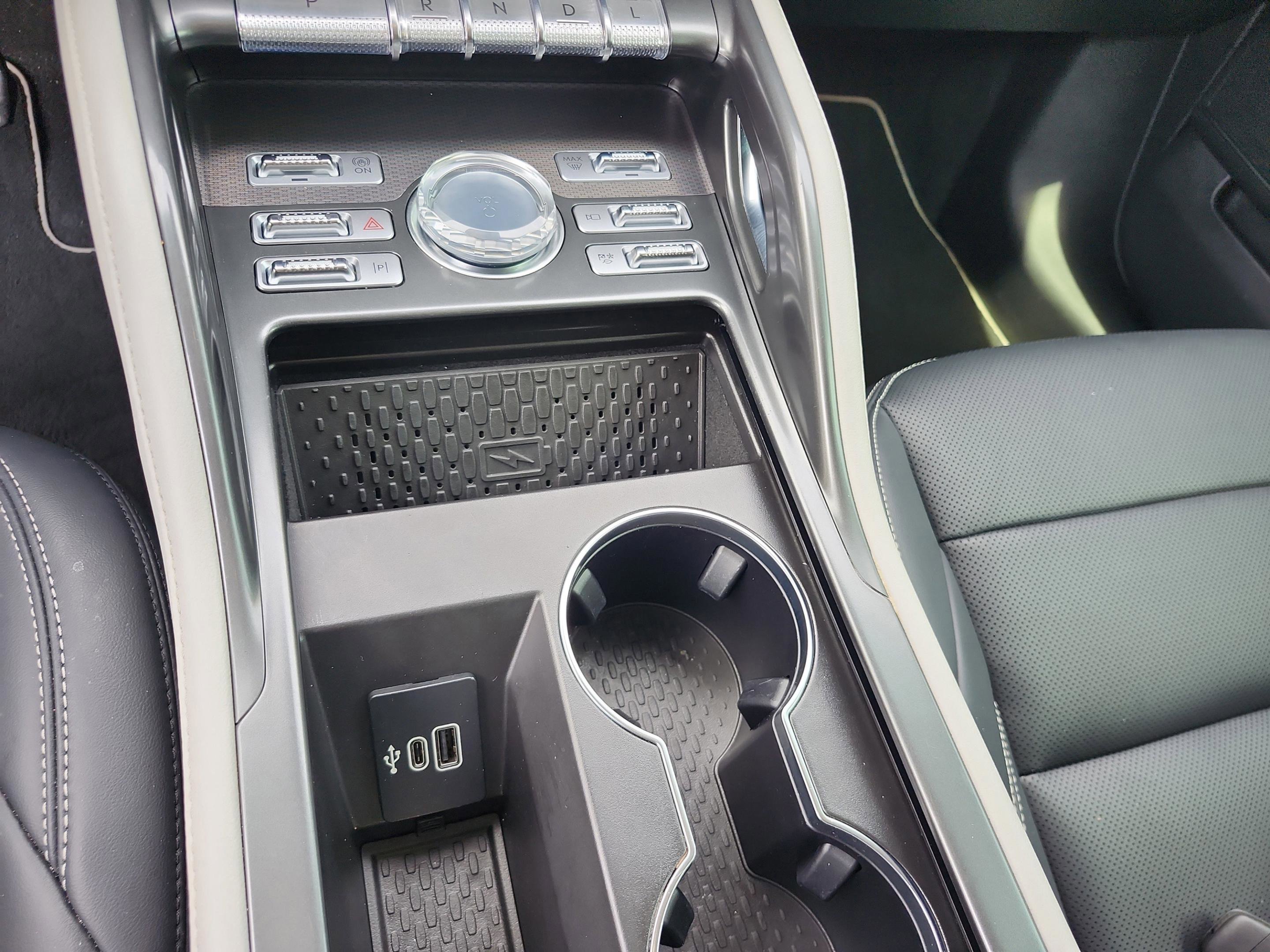 Used 2025 Lincoln Nautilus Premier AWD/4WD image 28