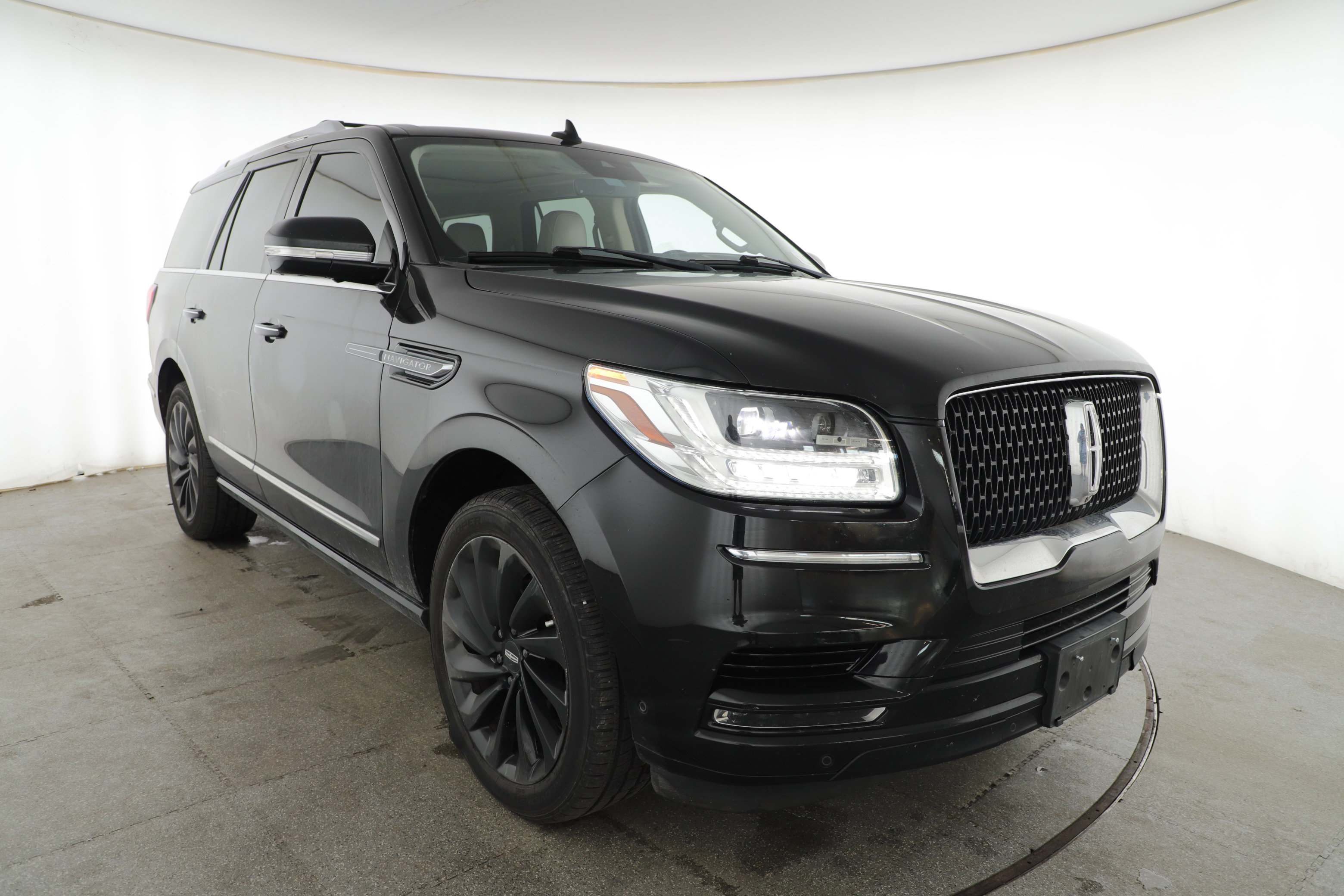 Used 2021 Lincoln Navigator Reserve AWD/4WD image 3