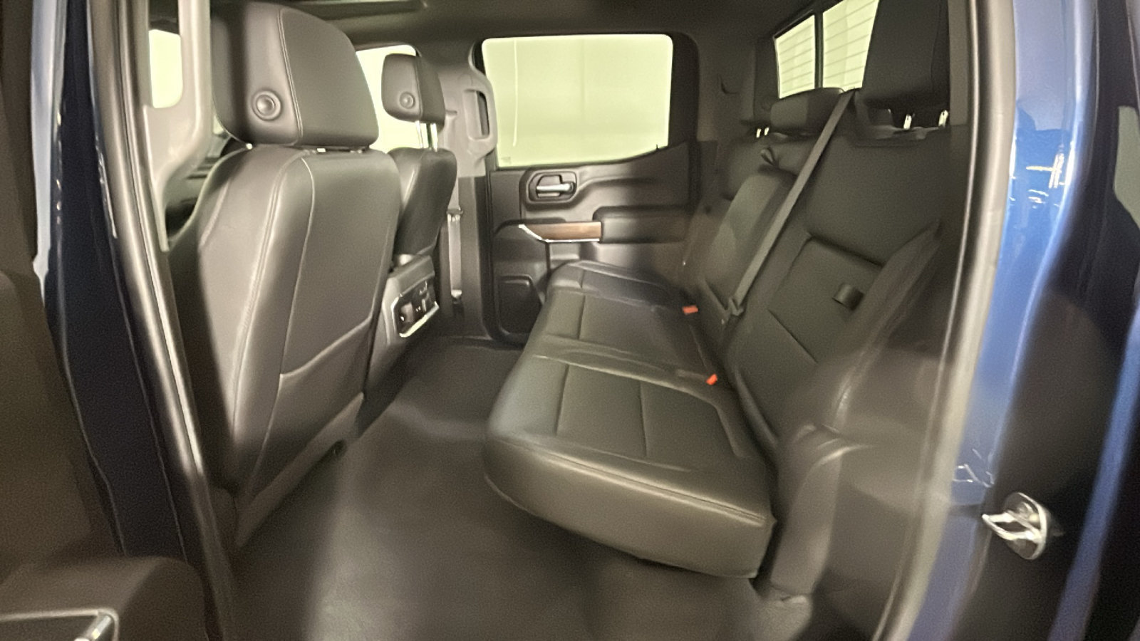 Used 2021 GMC Sierra 1500 SLT w/ SLT Premium Plus Package AWD/4WD image 32