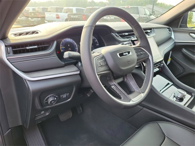 New 2025 Jeep Grand Cherokee L Limited w/ Black Appearance Package image 19