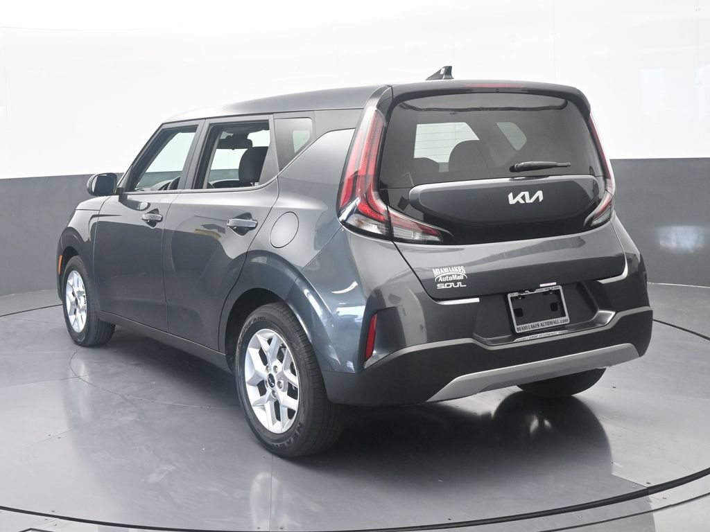 Used 2024 Kia Soul LX w/ Option Group 015 FWD image 4