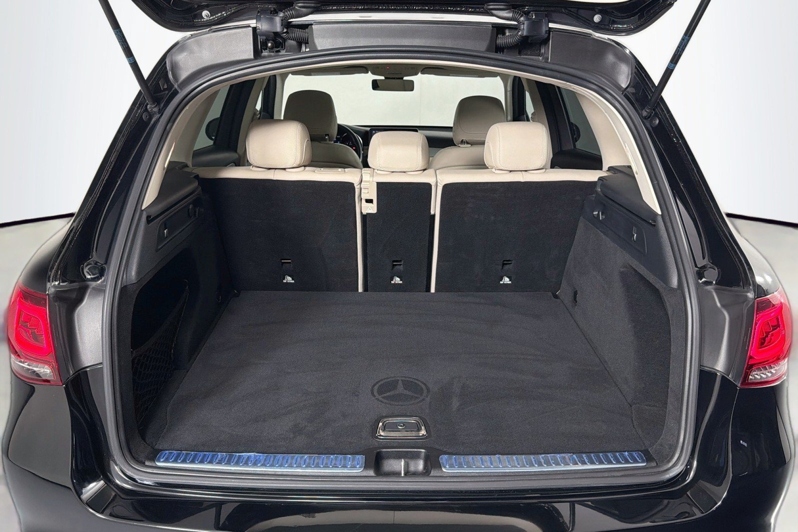 Used 2021 Mercedes-Benz GLC 300 image 23
